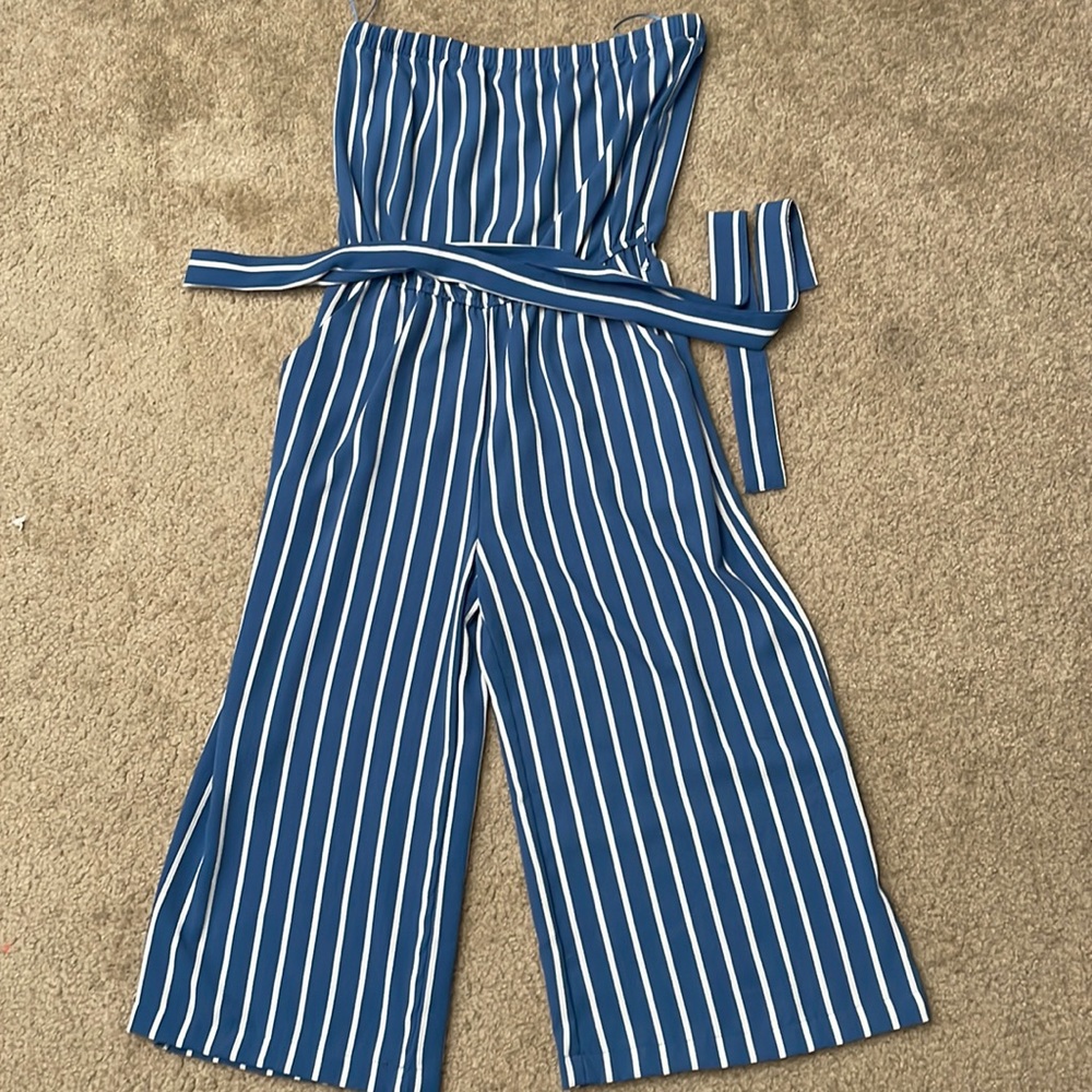 Strapless stripped romper
